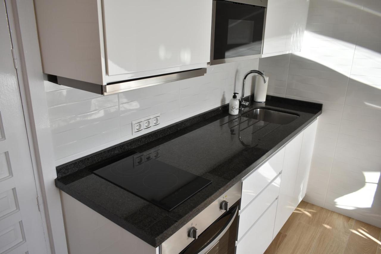 Benal Beach, Luxury Sea & Mountain View Beachside 1 Bedroom Apartment Benalmadena Exterior photo